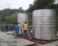 圆柱形保温水箱8